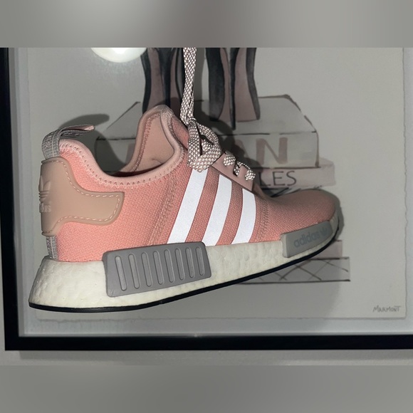 Women’s Adidas NMD R1 - Picture 5 of 8